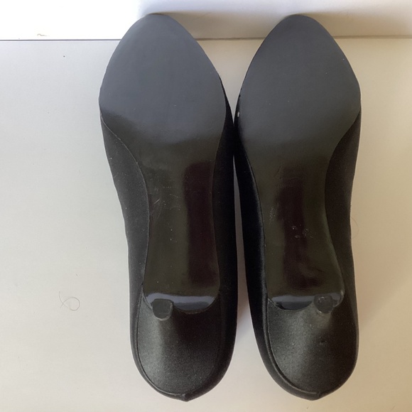 2/$60 Bonwit Teller Dress Pumps. Size: 8 1/2 M Color: Black - - Picture 8 of 10